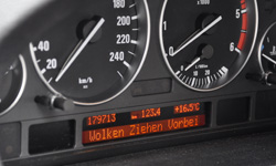 Anzeige am Instrumentenkombi von BMW